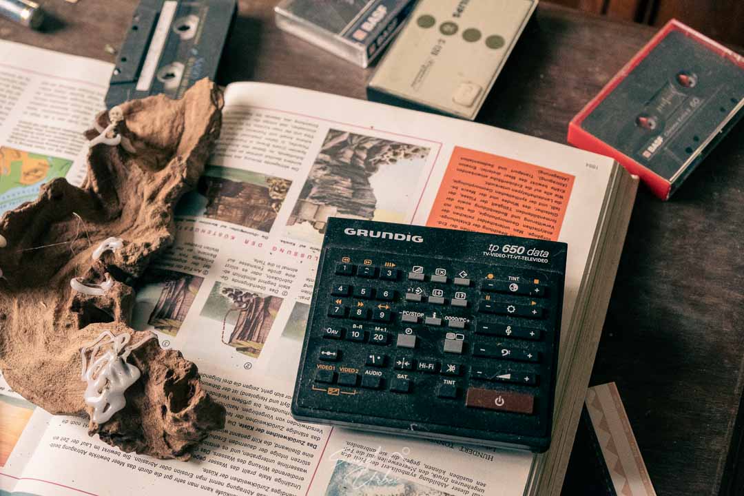 une vieille calculatrice au château banana