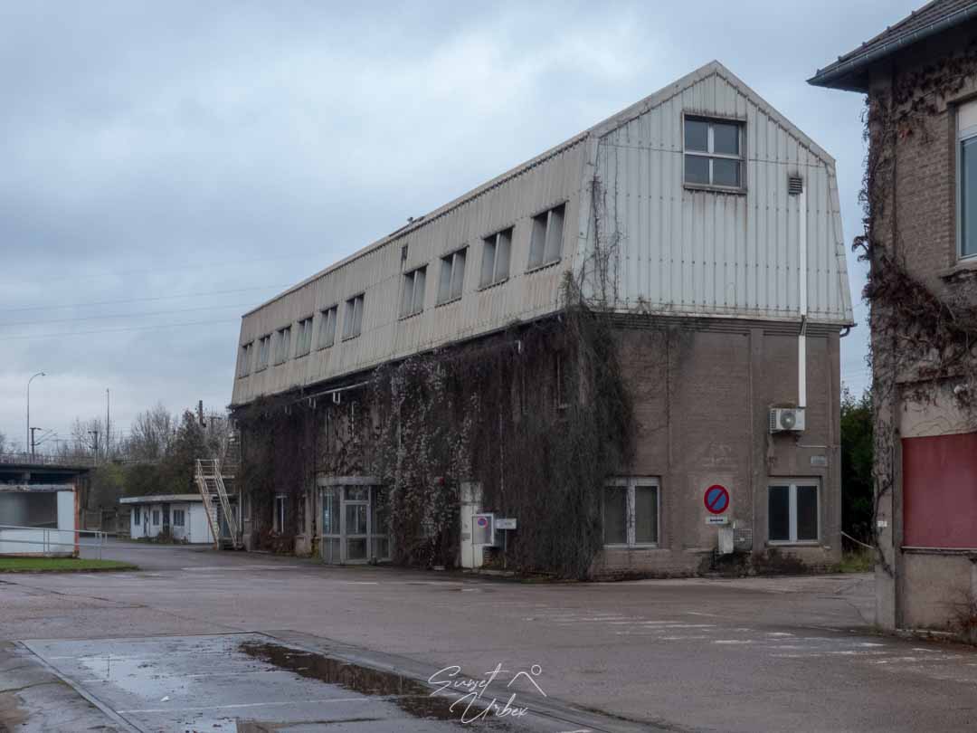 Bureaux à la Cimenterie Poyaud