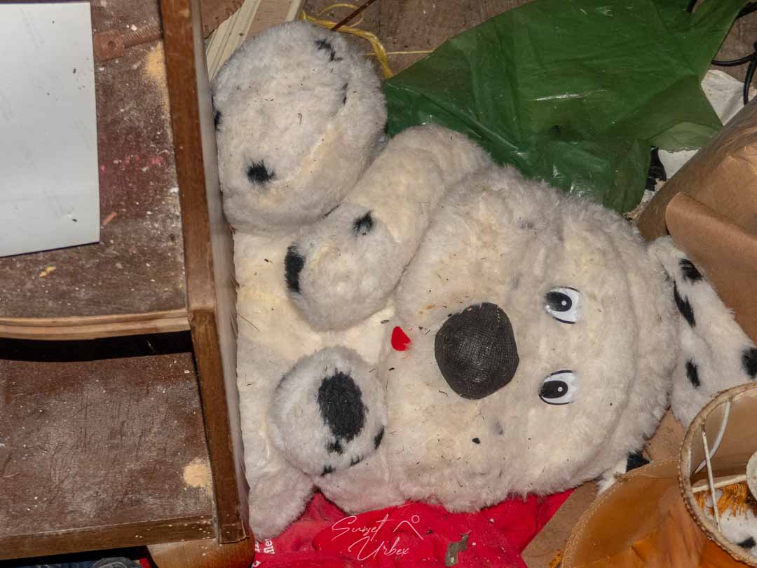 une peluche au château banana